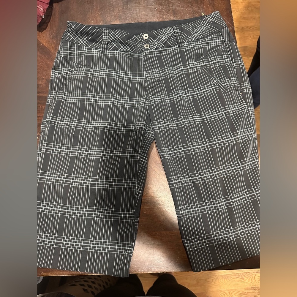 NWOT: Columbia Women's Black Plaid Chino Shorts